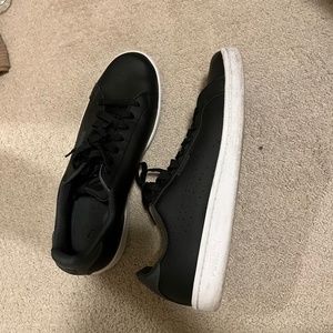 Like new PUMA sneakers